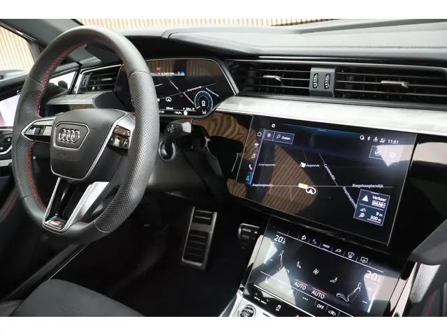 Audi Q8 Sportback e-tron 55 408pk quattro S Edition 115 kWh Trekhaak 360Camera HUD Memory Cameraspie...