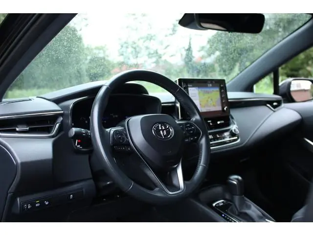Toyota Corolla 1.8 HYBRID AUT. DYNAMIC NAVI/CAMERA/CARPLAY 1E EIG