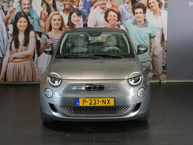 Fiat 500 La Prima 42 kWh - Panoramadak! - Lederen bekleding - Dodehoek - Stoelverwarming - Adaptive...