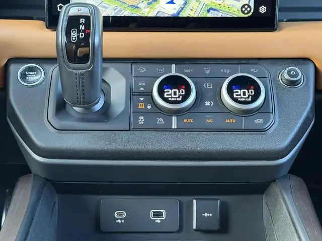 Land Rover Defender