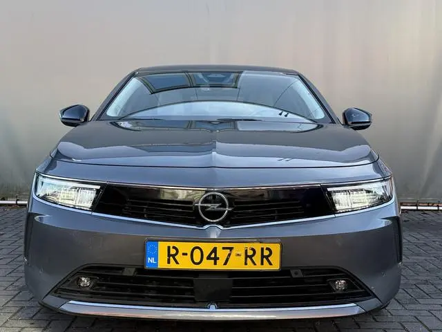 Opel Astra BWJ 2022 1.6 Hybrid 181 PK Business Edition AUTOMAAT | NIEUW BINNEN ! STOEL+STUUR VERW. |...