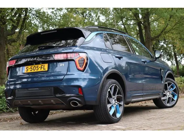 Lynk & Co 01 1.5 | Panoramadak | 360 Camera | Navi | Carplay |