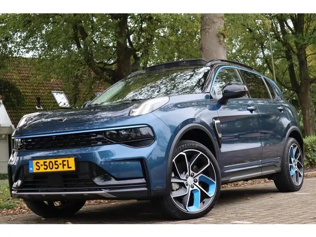 Lynk & Co 01