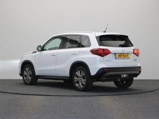Suzuki Vitara 1.5 Hybrid Select | Automaat | Apple Carplay & Android Auto | Stoelverwarming | All Se...