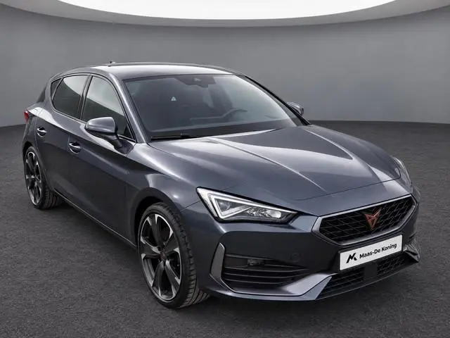 Cupra Leon 1.4TSIeHybrid 180kW/245PK PHEV VZ · Leder/Stof · Apple/Android Car Play · Stoel- & stuurv...