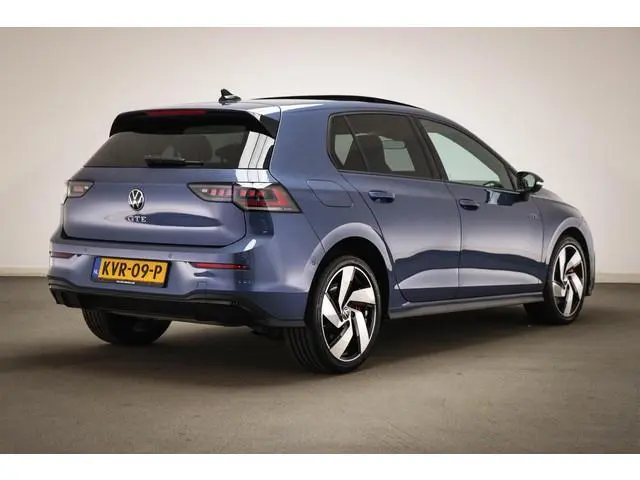 Volkswagen Golf 1.5 eHybrid GTE | LEDER | PANORAMADAK | HEAD UP | STOELVENTILATIE | STUURVERWARMING...