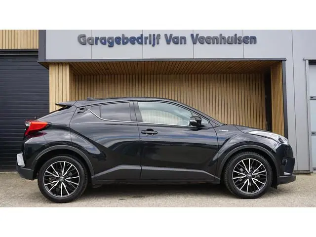 Toyota C-HR 1.8 122pk Hybrid Executive H-Leder Keyless LED 17inch LM Stoel & Stuur V.W. Navi A-Camer...