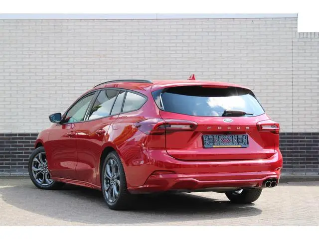 Ford Focus Wagon 1.0 EcoBoost Hybrid ST Line X | Head-Up | Adaptieve cruise | Trekhaak | Winterpack