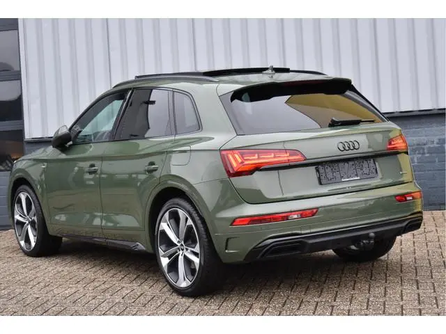 Audi Q5 55 TFSI e S-Line 367 Pk Pano Luchtvering Memory Leder Trekhaak Oled Matrix ACC 21 Inch