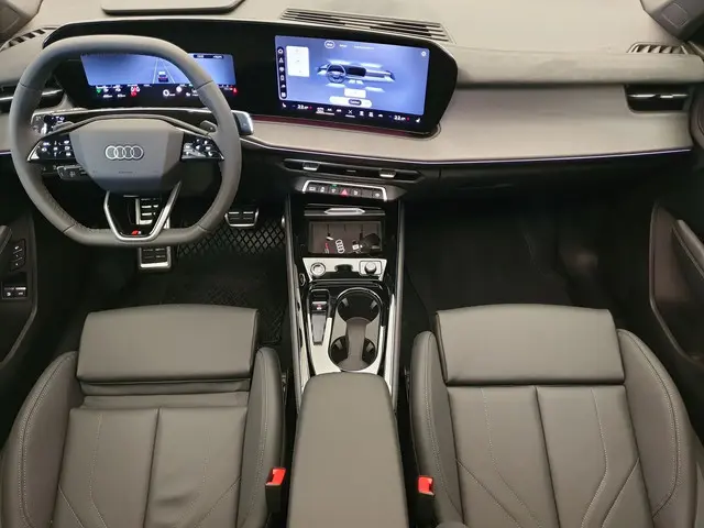 Audi Q3 1.5 272pk e-hybrid S-Line Wegklapbare trekhaak, Panoramadak, Sonos, Memory