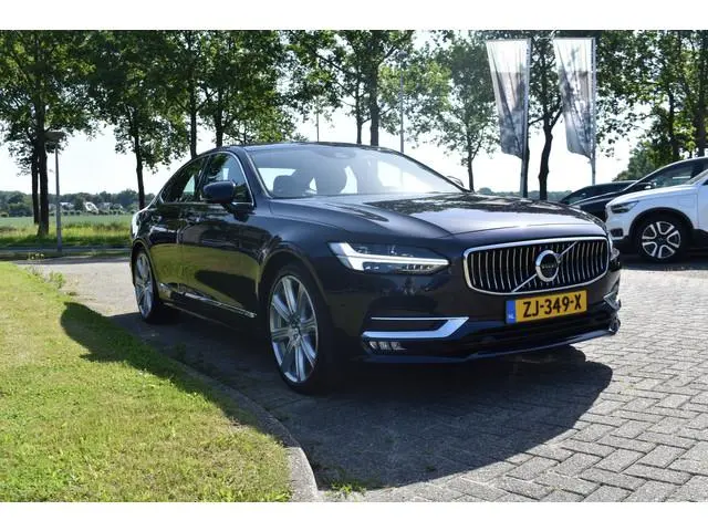 Volvo S90 T4 190PK Business Luxury + | Trekhaak | BLIS | 360 Camera | Stoel Verwarm. V+A | Pano |