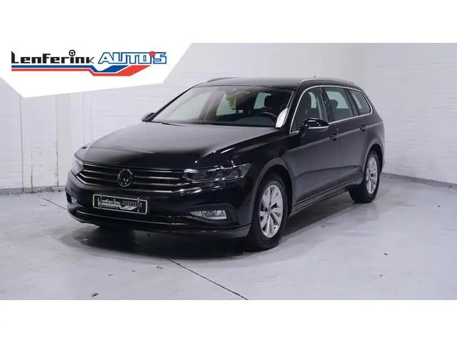 Volkswagen Passat Variant 1.5 TSI Business Wegklapbare trekhaak Navi Camera Apple Carplay Voorruitve...