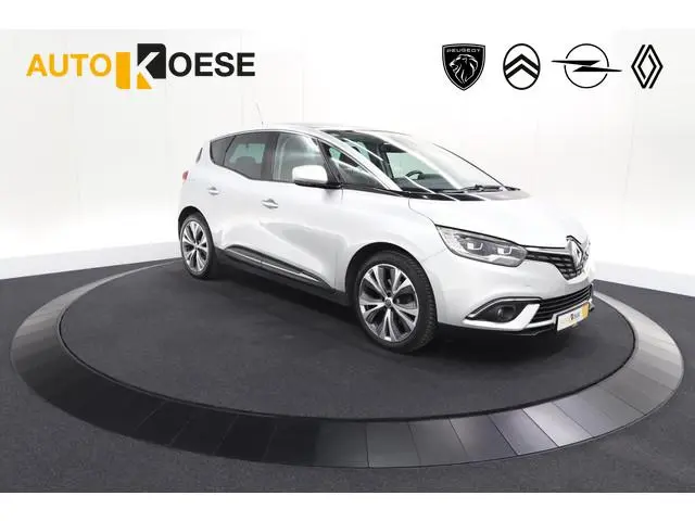 Renault Scénic TCe 140 Intens | Trekhaak | Camera | Panoramadak | Navigatie