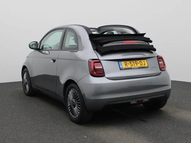 Fiat 500 C Icon 42 kWh | Apple/Android Play | Cruise | DAB | Keyless | LED | Navi | Virtual Cockpit...