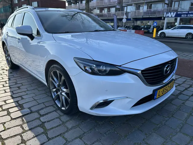 Mazda 6