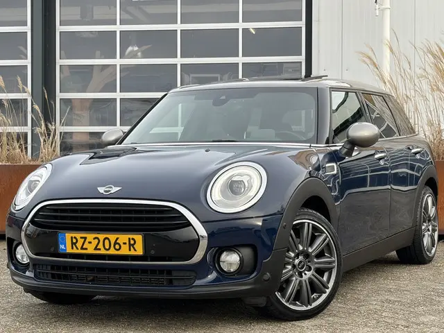 MINI Mini Clubman 1.5 Cooper Chili 136pk | Automaat | Achteruitrijcamera |  Cruise control adaptief...
