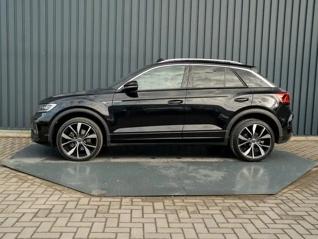 Volkswagen T-Roc 1.5 TSI R-Line Business+ | Pano | Afnb. Trekhaak | Keyless | Elk. A-klep | Side Ass...