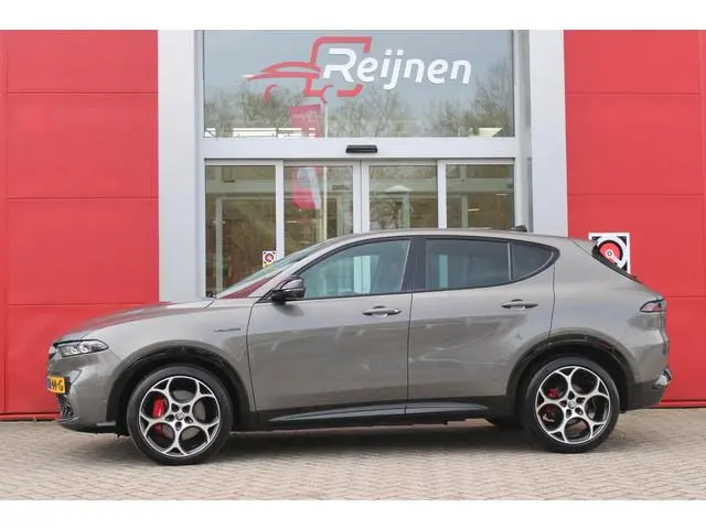 Alfa Romeo Tonale 1.5T Hybrid 160PK VELOCE | PREMIUM PACK: LEDEREN BEKLEDING/GEVENTILEERDE VOORSTOEL...