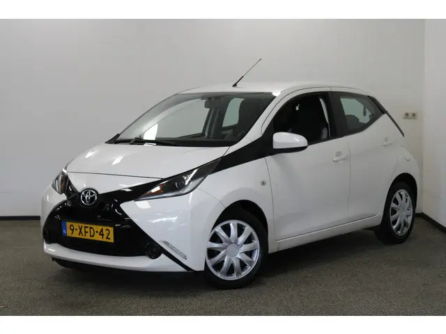 Toyota Aygo 1.0 VVT-i x-play