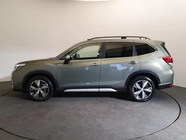 Subaru Forester 2.0i e-BOXER First Edition Panoramadak, Camera, Cruise control
