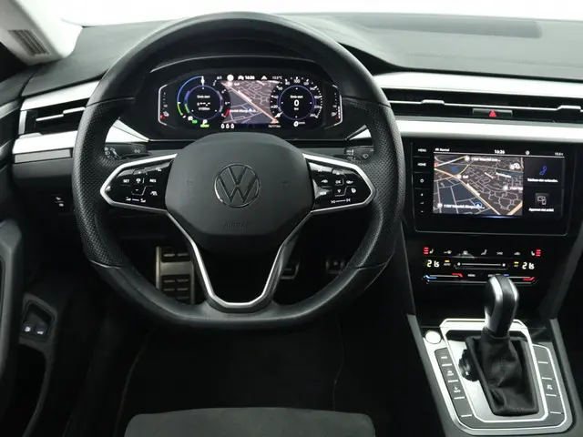 Volkswagen Arteon Shooting Brake 1.4 TSI eHybrid 218 PK Elegance | Camera | Navigatie | Adaptive