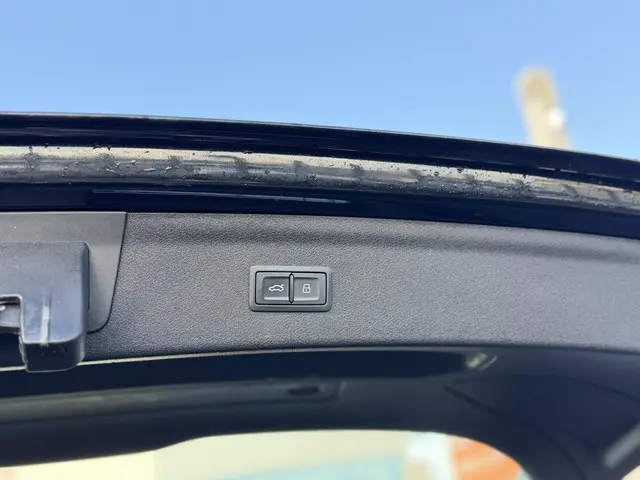 Audi Q3 1.4 TFSI CoD Sport S Line Edition 150PK | Parkeersensoren voor + achter | Clima | Stoelverwa...