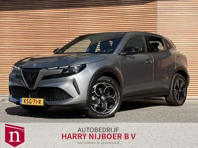 Alfa Romeo Junior Elettrica 54 kWh