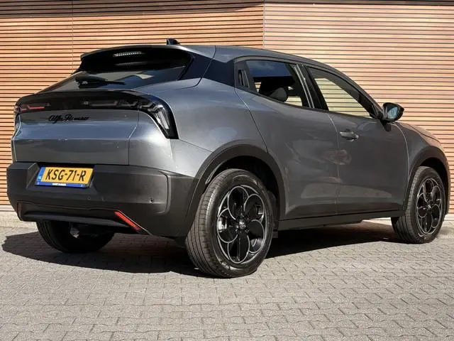 Alfa Romeo Junior Elettrica 54 kWh