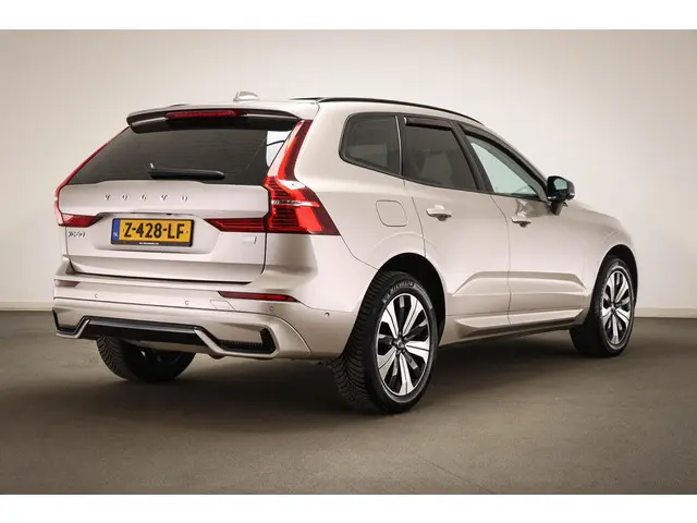 Volvo XC60 2.0 T6 Plug-in hybrid AWD Plus Dark SOH 97% | PANORAMADAK | STUURVERWARMING | 360 CAMERA...