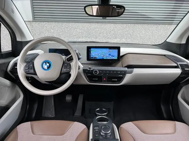 BMW i3 S 184pk Executive 120Ah 42 kWh/Lodge/*Kaschmir silver*/Sunroof/Carplay/W-pomp/Camera/3-fase