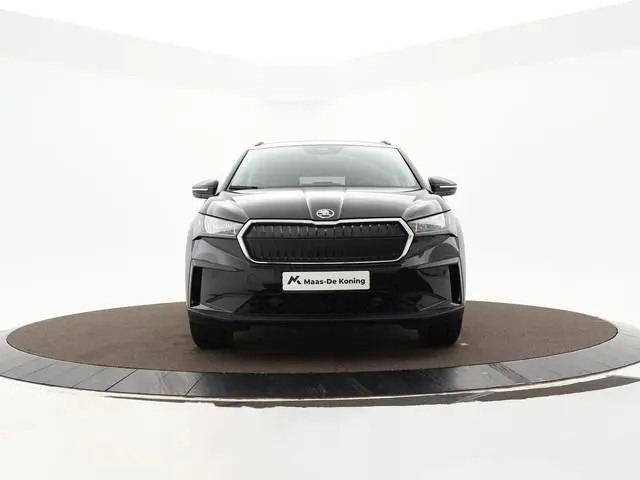 Skoda Enyaq 50 150pk · SOH 92% · Apple/Android Car Play · Camera · Navigatie · Cruise Control · 19''...