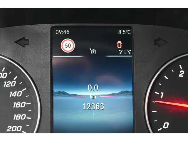 Mercedes-Benz Sprinter 317 CDI Pro DC Open laadbak L2 3500 kg Trekhaak, MBUX met camera, Etc.