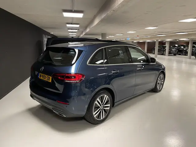 Mercedes-Benz B-klasse 180 Luxury | Pano | Keyless