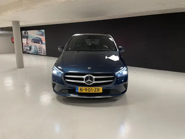 Mercedes-Benz B-klasse 180 Luxury | Pano | Keyless