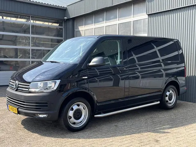 Volkswagen Transporter 2.0 TDI L1H1 150pk BTW en BPM vrij!! Trekhaak 2500kg Airco Cruise controle Na...