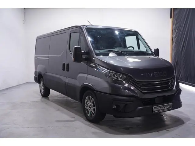Iveco Daily 35S18 180 pk Aut. L2H1 Laag Dak Nwe Model, Nieuw Adapt. Cruise, Camera, Navi, LED Koplam...