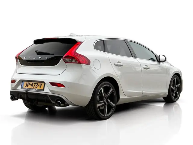 Volvo V40 2.0 T2 R-Design ✅ Camera ✅ Xenon ✅ Trekhaak