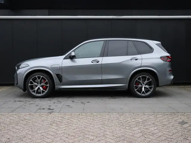 BMW X5 xDrive50e Launch Edition | M SPORT | LEDER | H&K | PANO-DAK | HEAD-UP | STOELVERK. | TREKHAAK...