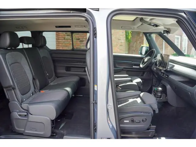 Volkswagen ID. Buzz Pro 86 kWh 286pk 7-Zits L2 2027 MODEL | Massage stoelen | Panorama dak | Wegklap...