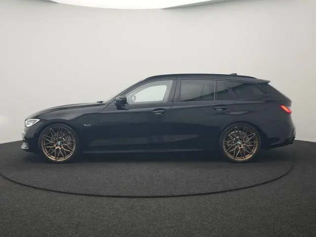 BMW 3-serie Touring 330e Sportline PHEV 293pk Dealer O.H. | SOH 86,2% | Trekhaak Af Fabriek | Head U...