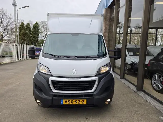 Peugeot Boxer 2.2 BlueHDi 140 PK Lowliner  Laadklep / Oprijklep Lage instap Airco Cruisecontrol