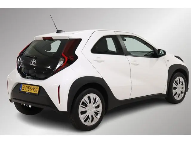 Toyota Aygo X 1.0 VVT-i MT Play, Apple Carplay & Android Auto, Camera, Cruise Control, 1e eigenaar!