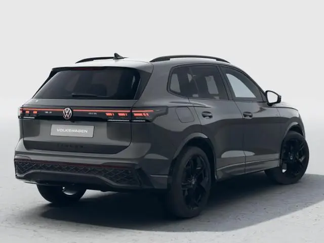 Volkswagen Tiguan R-Line Edition 1.5 eHybrid 204 PK 6 versn. DSG · Black Style Pakket · Panoramaschu...