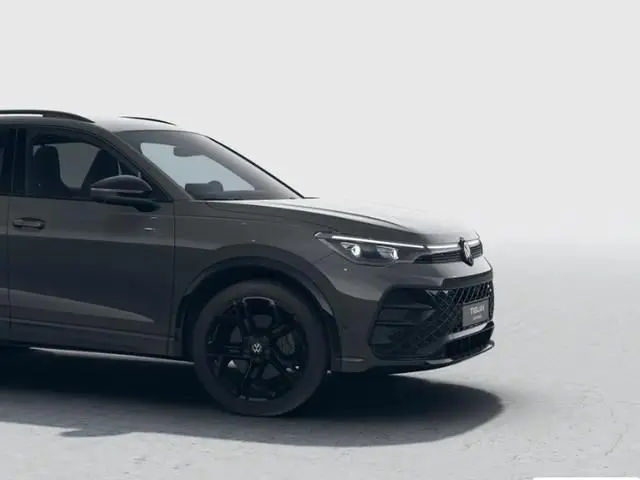 Volkswagen Tiguan R-Line Edition 1.5 eHybrid 204 PK 6 versn. DSG · Black Style Pakket · Panoramaschu...