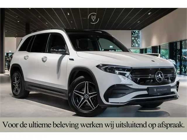 Mercedes-Benz EQB 300 4MATIC AMG 67 kWh 7-persoons|Night|Keyless|Verw-stln|Cruise|360°|Panorama|HUD|...