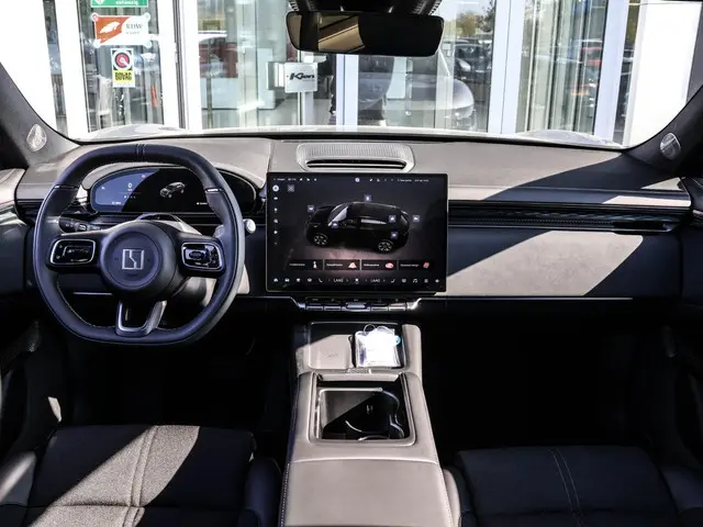 ZEEKR 7X Core 75 kWh 480 km actieradius | 480KW snelladen | 10-80% in 13 min | Pano-dak | 20" |