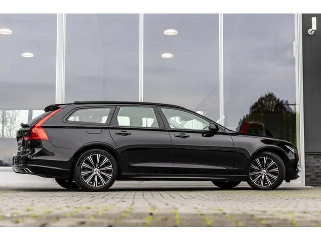 Volvo V90 2.0 T4 Business Sport | ACC | Camera | Leder