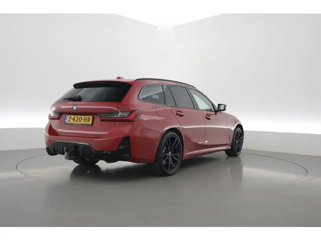 BMW 3-serie Touring 330e xDrive M Sport | Pano | HUD | Camera | Elek. Trekhaak | 19'' | Stoelverw. |...