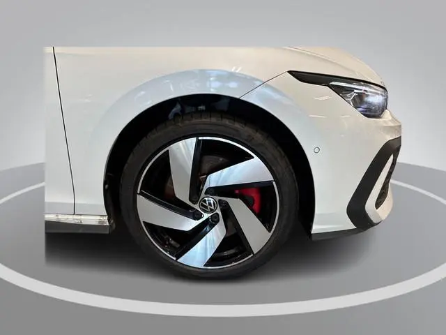 Volkswagen Golf 1.5 eHybrid 272pk DSG GTE · Panoramadak · Camera · Inklap. Trekhaak · Leder Vienna ·...