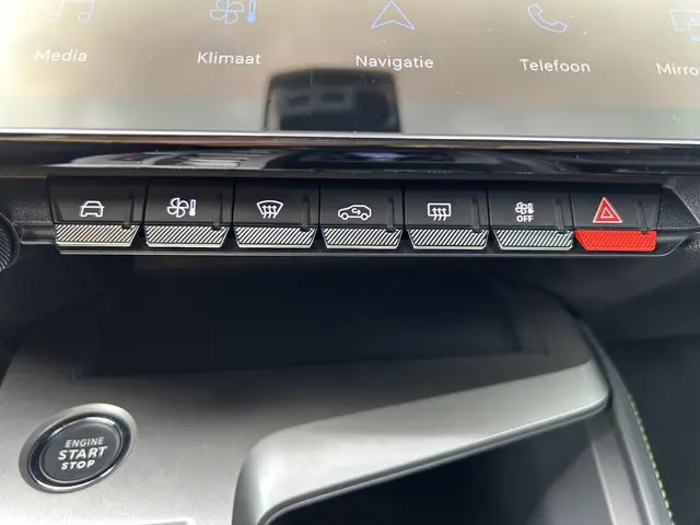 Peugeot e-308